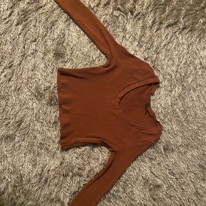 brown long sleeve crop top